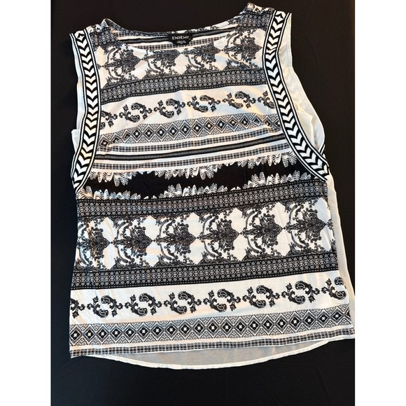 bebe Tops - Bebe Womens Sleeveless Mixed Print Blouse Black White Paisley Chevron Small NEW